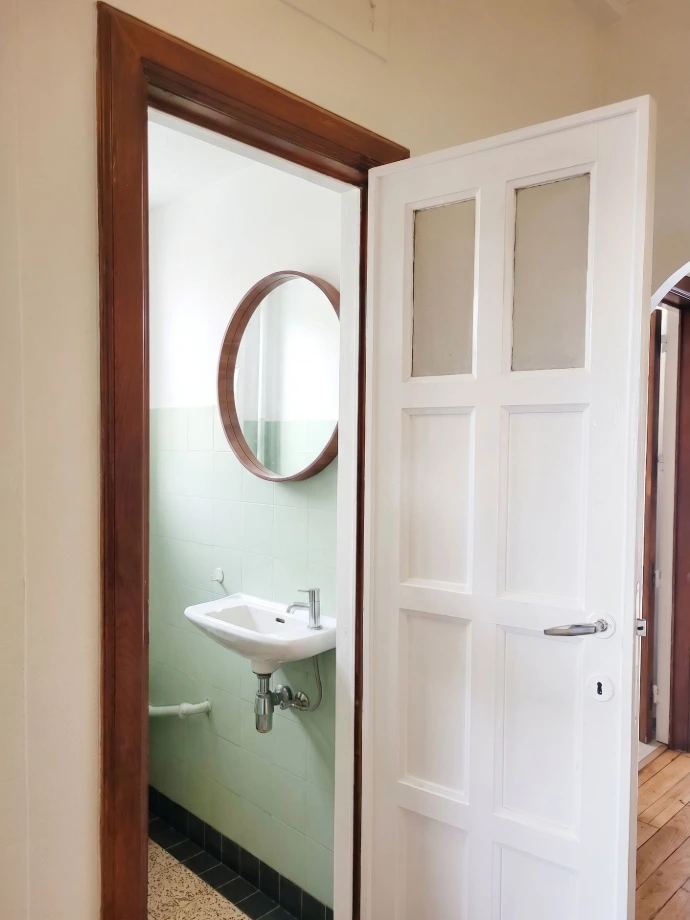 Réemploi & rénovation — Flat Marie renovation ecologique de toilette à ixelles avec neuro design et ppsychologie des couleurs