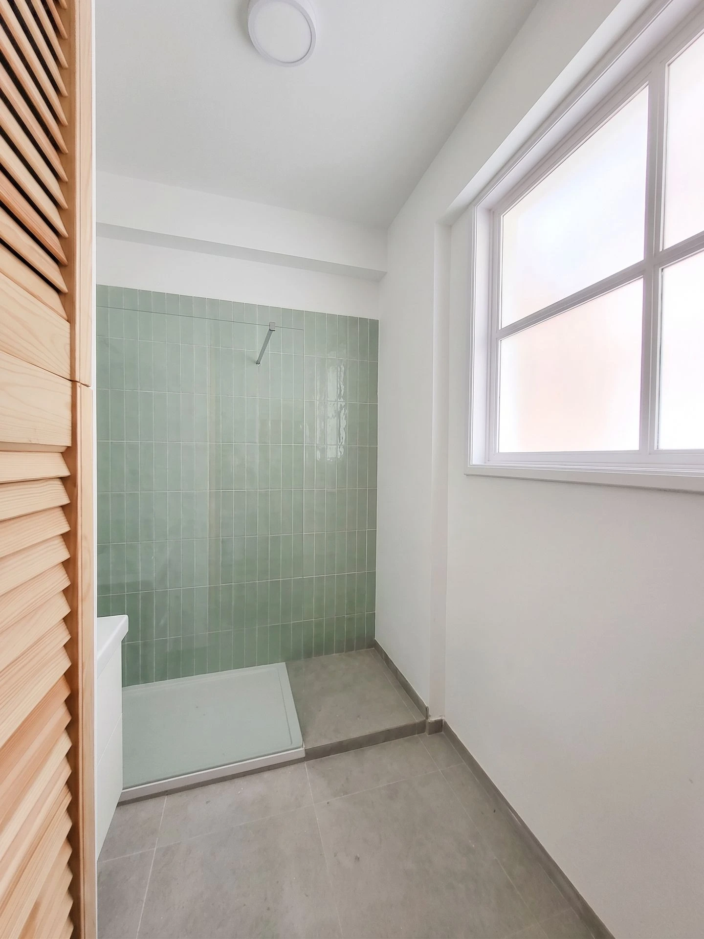 ambiance salle de bains bruxelles saalle de bain détail écologique renovation neuro pensée bruxelles