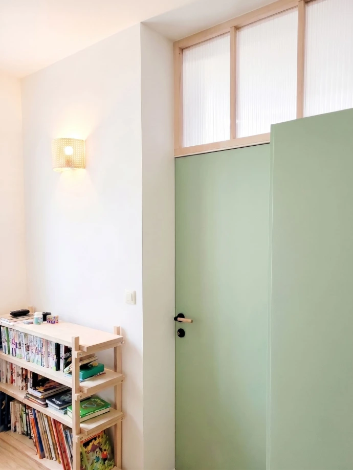 Chambre enfant — Penthouse Julie Aménagement d'une chambre supplémentaire dans le penthouse en préservant la lumière et les qualités du volume existant